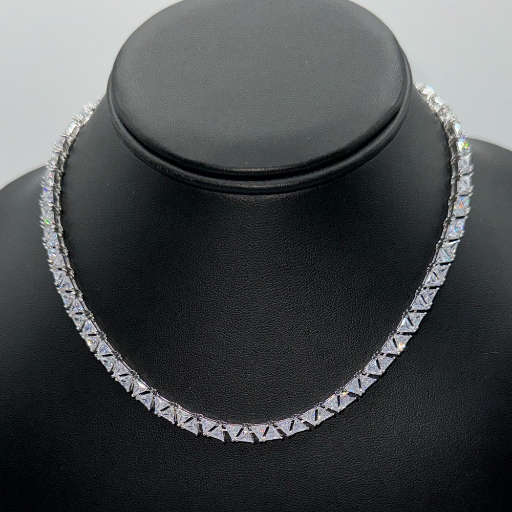 18k 60ct Trillion Tennis Necklace - Picture 10 of 16